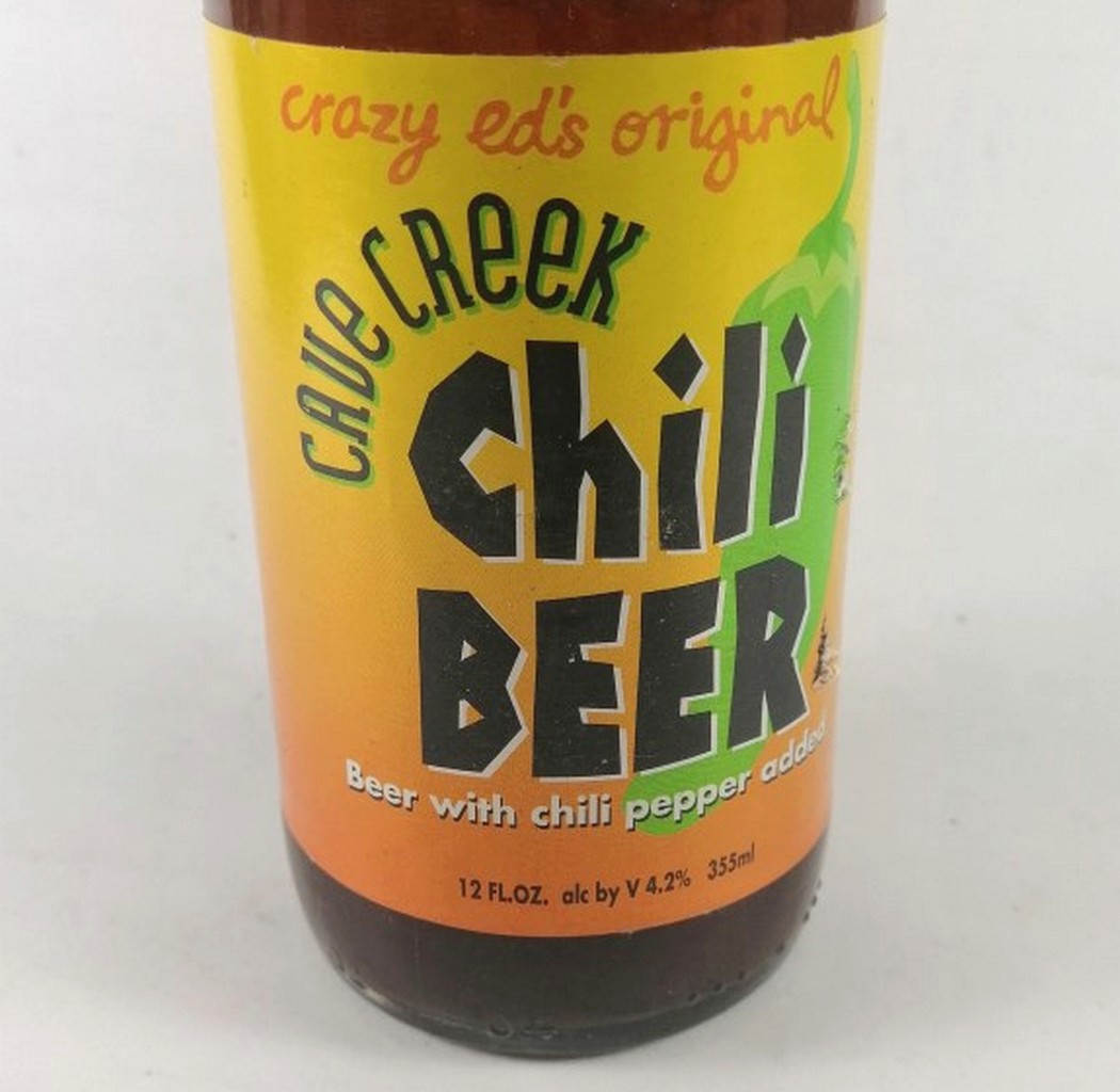 BOTELLA DE CERVEZA RETRO. CAVE CREEK CHILI BEER 1990s CON CHILE DENTRO - Image 5