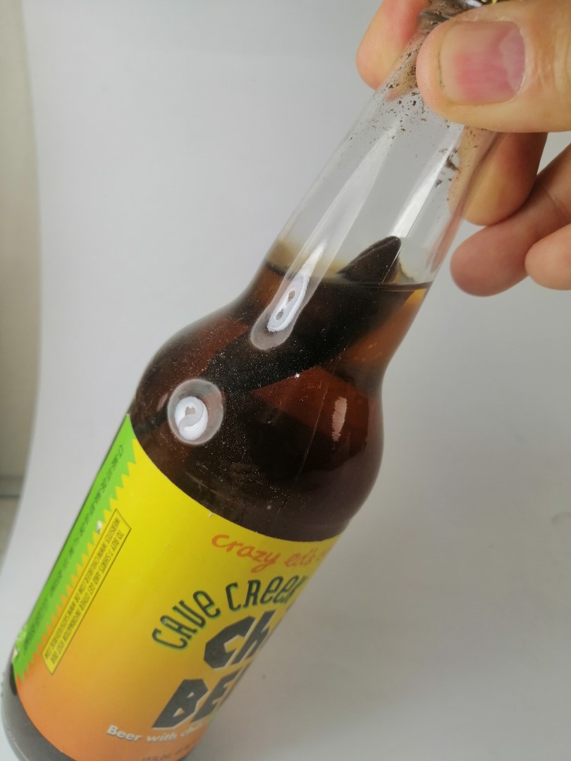 BOTELLA DE CERVEZA RETRO. CAVE CREEK CHILI BEER 1990s CON CHILE DENTRO - Image 7