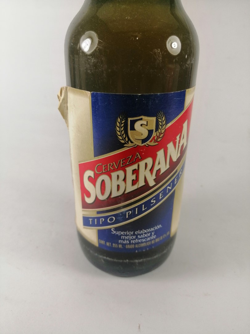BOTELLA DE CERVEZA RETRO. SOBERANA, 1RA EDICION. 1990s (REP. DOMINICANA) - Image 3