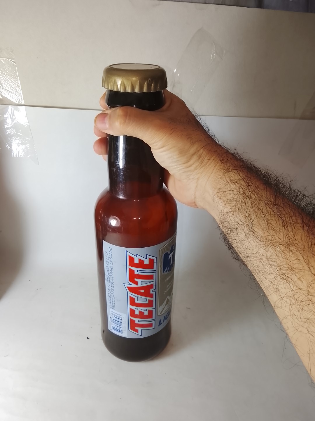 Botella Retro Promocional Gigante Tecate Light Twist Gigante - Image 3