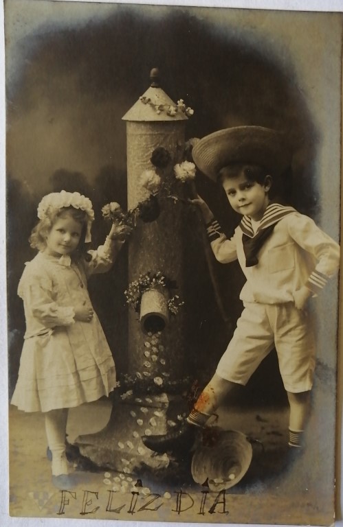 FOTOGRAFIA ANTIGUA, 1917 NIÑOS EN MOLINO