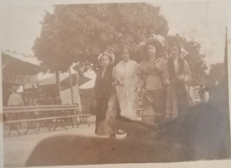 PACK DE FOTOGRAFIAS ANTIGUAS EPOCA REVOLUCIONARIA. MUJERES DEL NORTE - Image 9