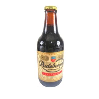 BOTELLA DE CERVEZA RETRO. RADEBERGER. (ALEMANIA ) AUN CERRADA 1970s
