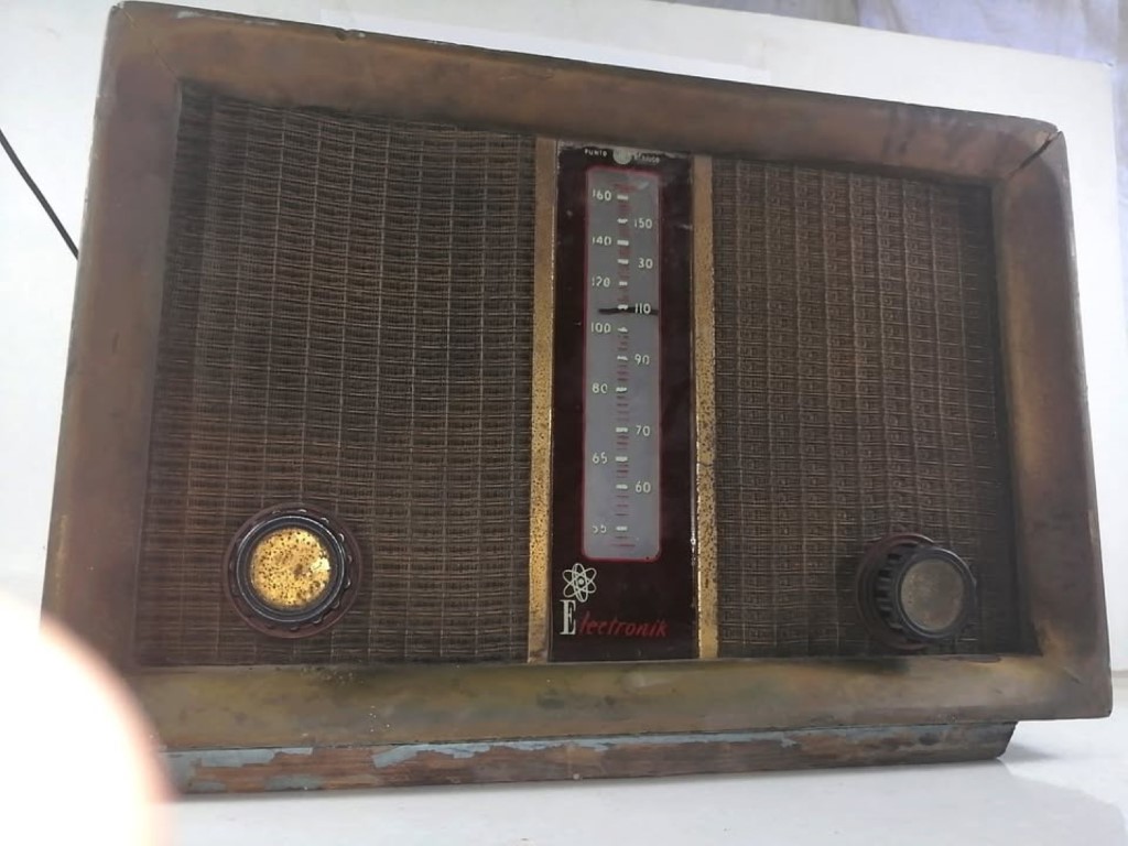 RADIO ANTIGUO DE BULBOS, ELECTRONIC, AÑOS 60s - Image 9