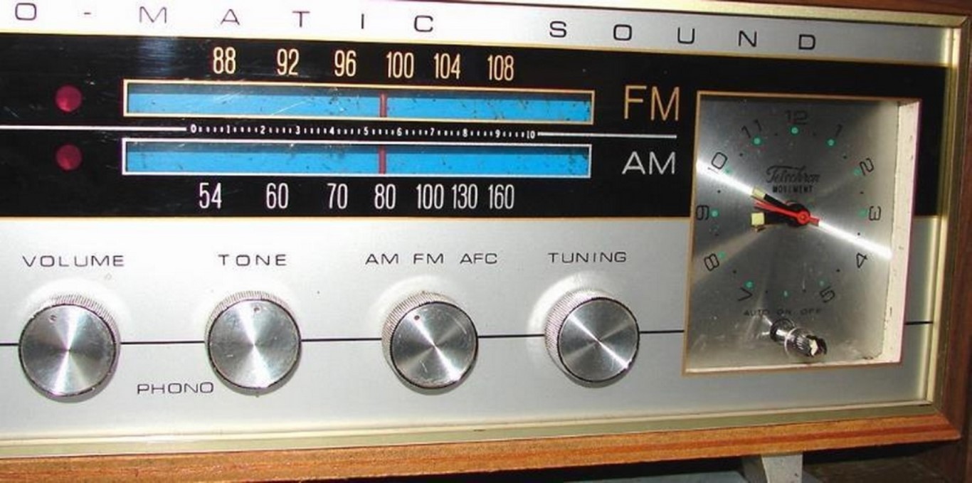 RADIO ANTIGUO COMMODORE, AÑOS 70s MUY RARO - Image 10