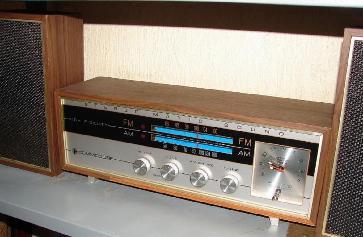 RADIO ANTIGUO COMMODORE, AÑOS 70s MUY RARO - Image 9