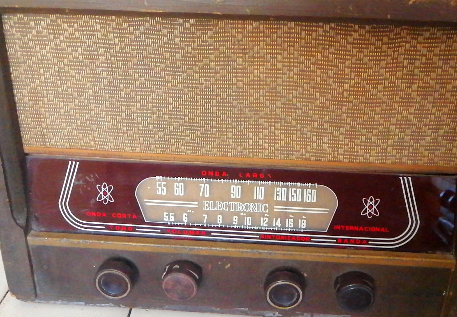 RADIO ANTIGUO DE BULBOS ELECTRONIK 8012. MADERA. 1950s - Image 6