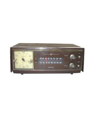 RADIO ANTIGUO DE BULBOS. GENERAL ELECTRIC CON RELOJ