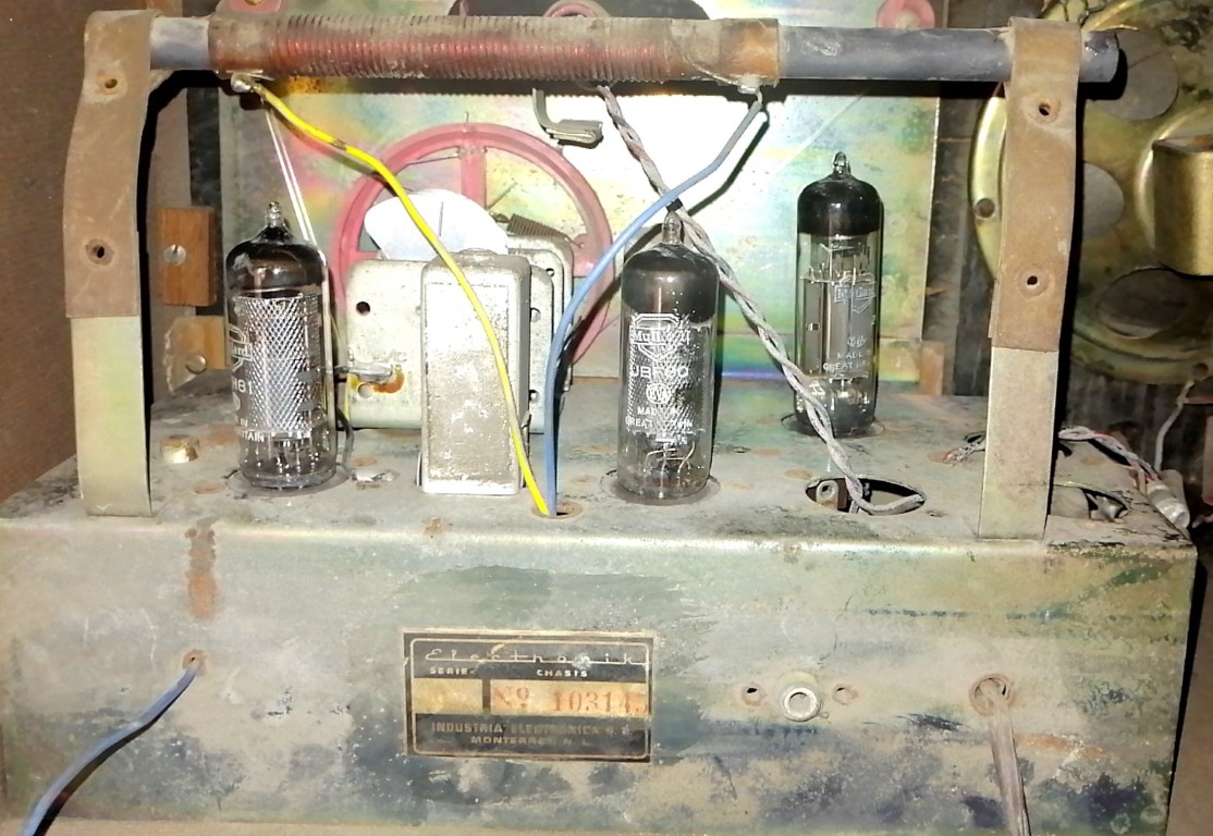 RADIO ANTIGUO DE BULBOS, ELECTRONIK PUNTO BLANCO, AÑOS 60s RARO - Image 8