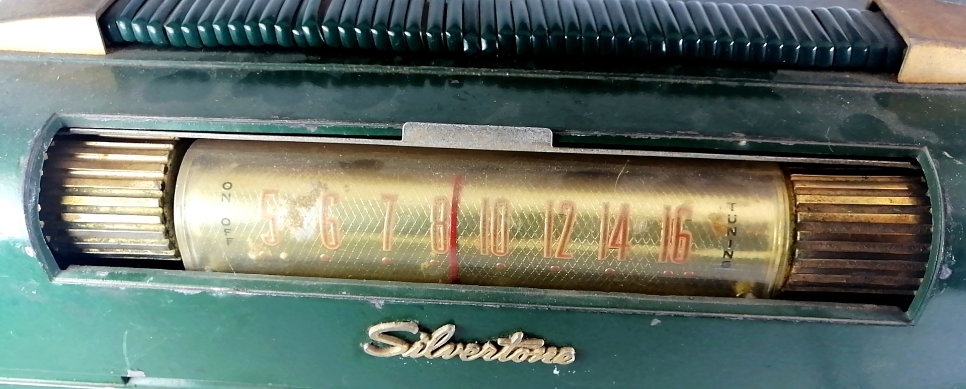 RADIO ANTIGUO DE BULBOS SIVERTONE, AÑOS 50s METALICO /MUY RARO - Image 4