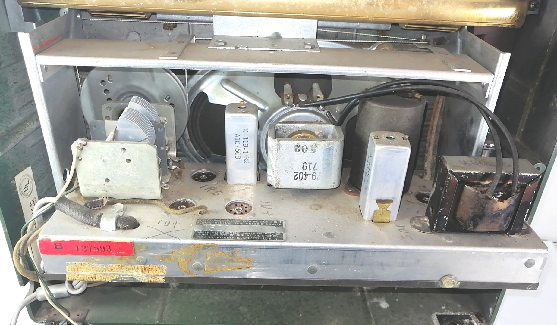 RADIO ANTIGUO DE BULBOS SIVERTONE, AÑOS 50s METALICO /MUY RARO - Image 2