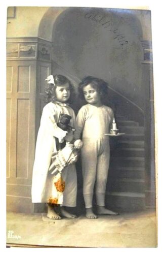 TARJETA POSTAL ANTIGUA, EPOCA PORFIRIANA, NIÑOS EN PIJAMAS. N20