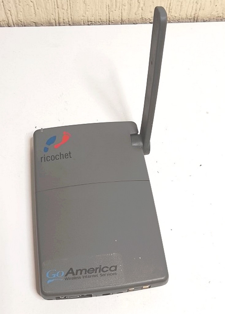 ANTIGUO MODEM INALAMBRICO PORTATIL METRICOM 21100 RICOCHET 1999 - Image 2
