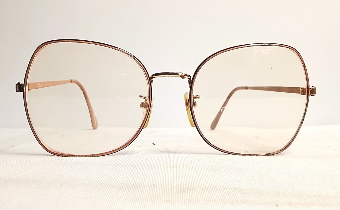 Genuinos lentes retro. Tura, Años 80s, Unisex, Beige