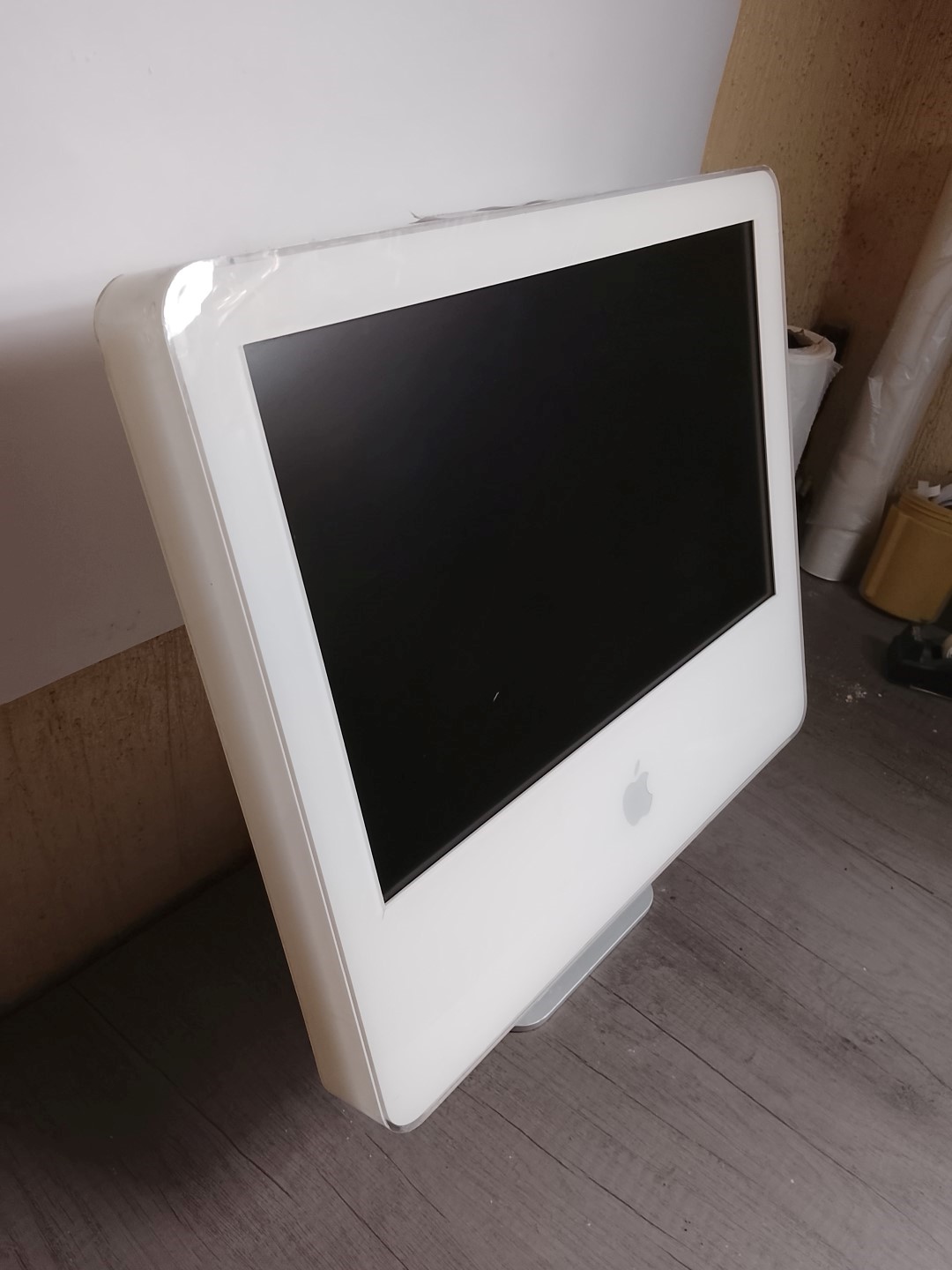 Computadora retro Apple. Imac G5 2014 para piezas A1208 - Image 2