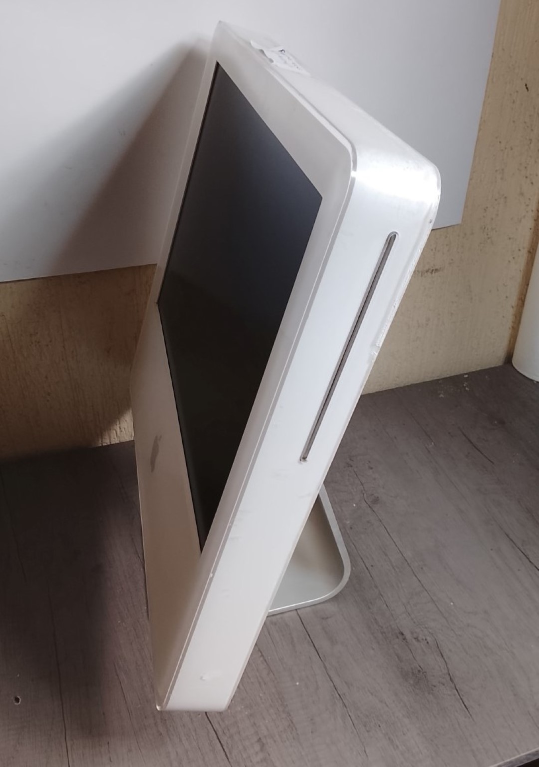 Computadora retro Apple. Imac G5 2014 para piezas A1208 - Image 5