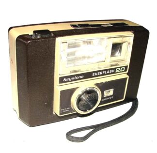 Cámara fotográfica retro. Keystone Everflash 20 /126mm 1978
