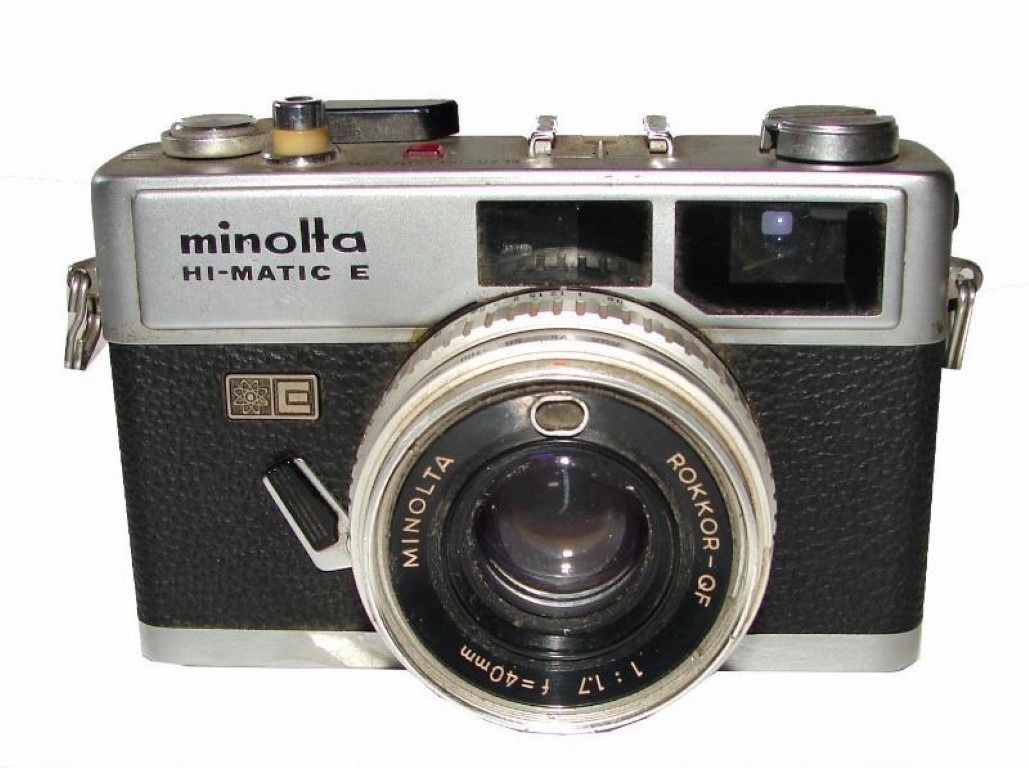 Cámara fotográfica retro. Minolta Hi Matic E.