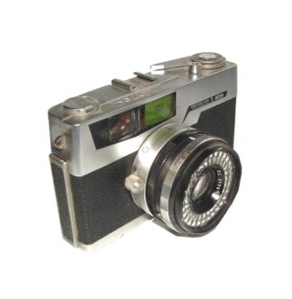 Cámara fotográfica retro. Kuribayashi Petri 7 Green o Matic 1961