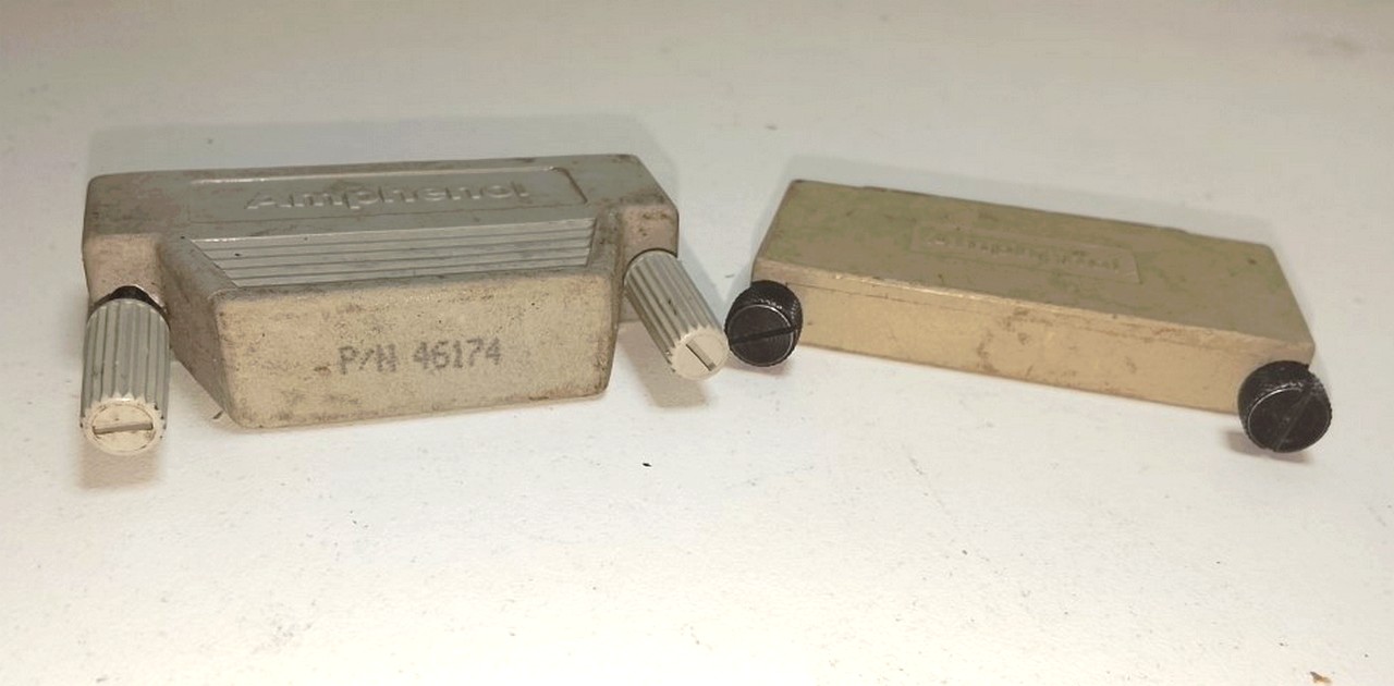 Tapones o terminadores diferenciales Amphenol SCSI / Oldware - Image 4
