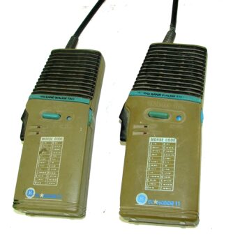 Radios Walkie Talkie, G.E. Años 80s, Verde. Juguetes retro