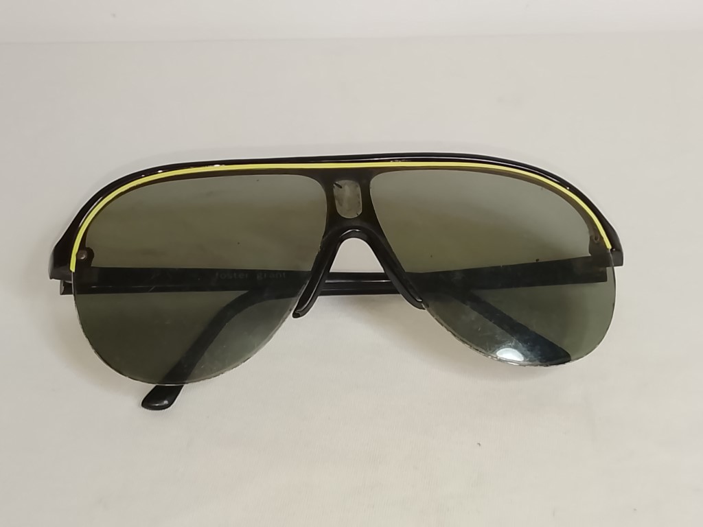 Genuinas gafas retro. Foster Grant Sport, 1980s Unisex /Maltratados - Image 10