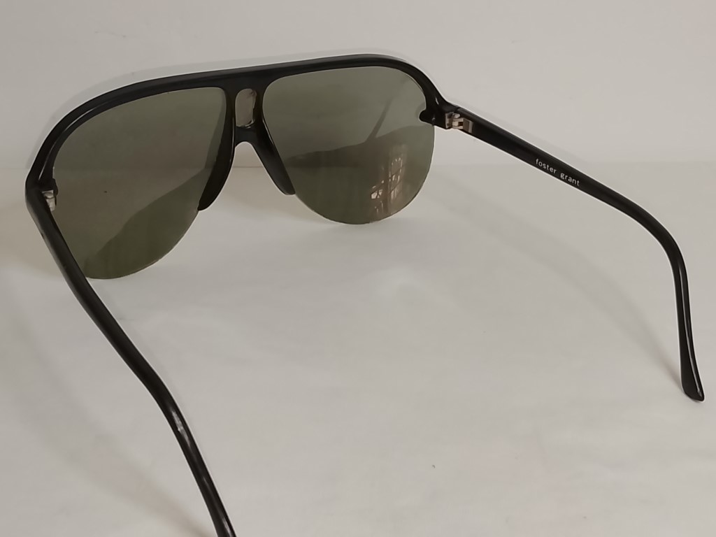 Genuinas gafas retro. Foster Grant Sport, 1980s Unisex /Maltratados - Image 6
