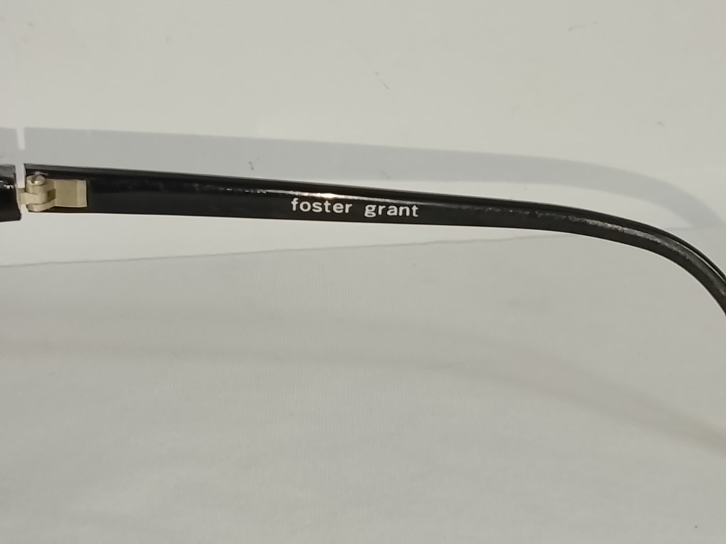 Genuinas gafas retro. Foster Grant Sport, 1980s Unisex /Maltratados - Image 8