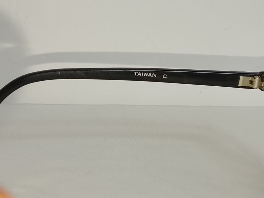 Genuinas gafas retro. Foster Grant Sport, 1980s Unisex /Maltratados - Image 9
